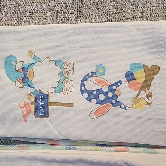 HOMEWEAR AND CELEBRATE TOGETHER HAND TOWELS BUNDLE OF 5 TOWELS - Picture 3 of 8